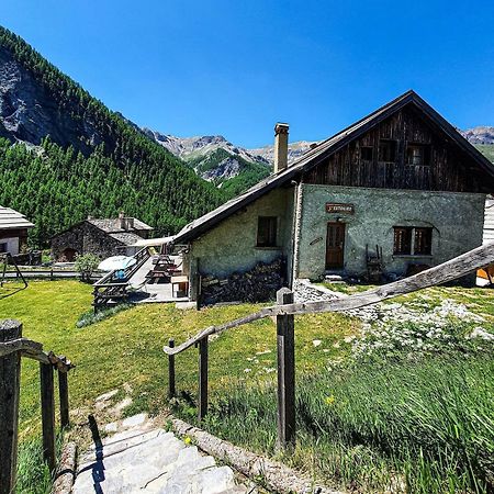 Auberge L'Estoilies Saint-Vérand Buitenkant foto