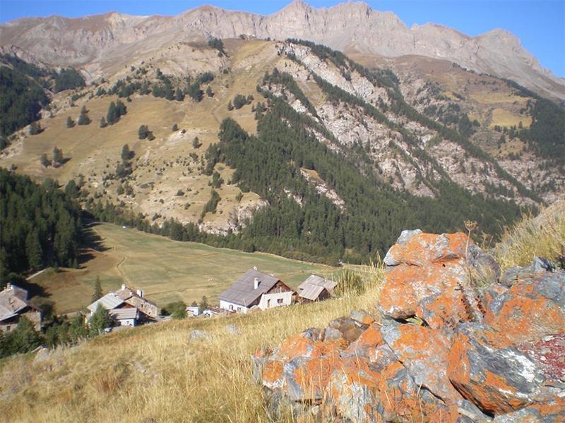 Auberge L'Estoilies Saint-Vérand Buitenkant foto