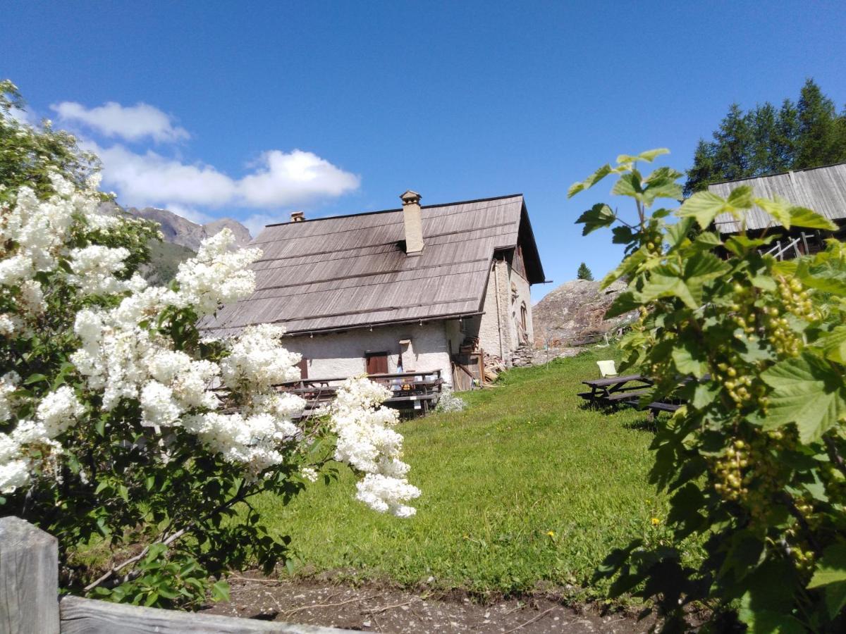 Auberge L'Estoilies Saint-Vérand Buitenkant foto