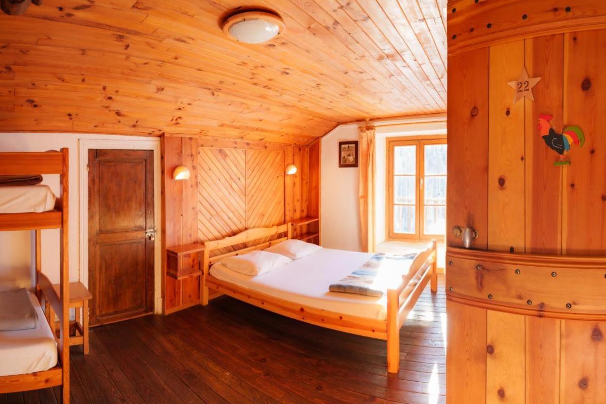 Auberge L'Estoilies Saint-Vérand Buitenkant foto