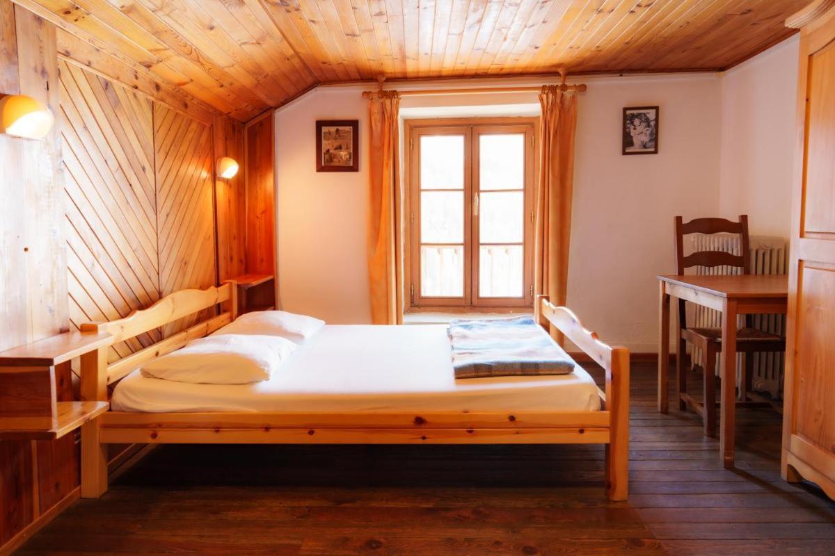 Auberge L'Estoilies Saint-Vérand Buitenkant foto